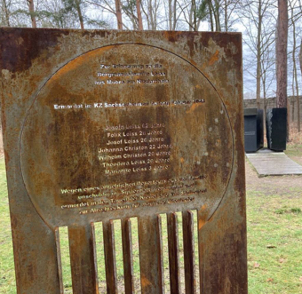 Gedenkzeichen für die sieben im KZ Sachsenhausen ermordeten Angehörigen der Familie Leiss-Christen (© GuMS)