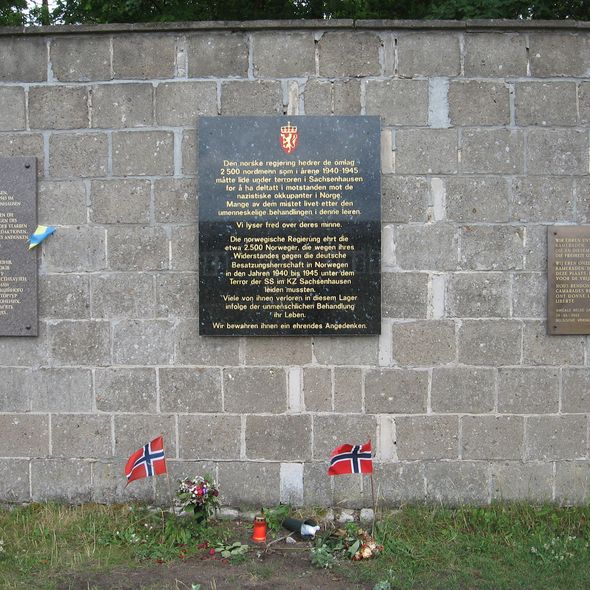 Gedenktafel für die norwegischen Opfer des KZ Sachsenhausen Gedenktafel für die norwegischen Opfer des KZ Sachsenhausen