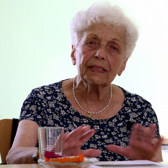 Judit Varga-Hoffmann in der Gedenkstätte Ravensbrück 