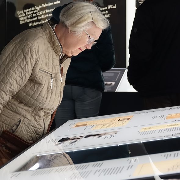 Über 100 Gäste von nah und fern interessierten sich für die neue Gedenkstätte in Brandenburg an der Havel (Foto: SBG) Über 100 Gäste von nah und fern interessierten sich für die neue Gedenkstätte in Brandenburg an der Havel (Foto: SBG)