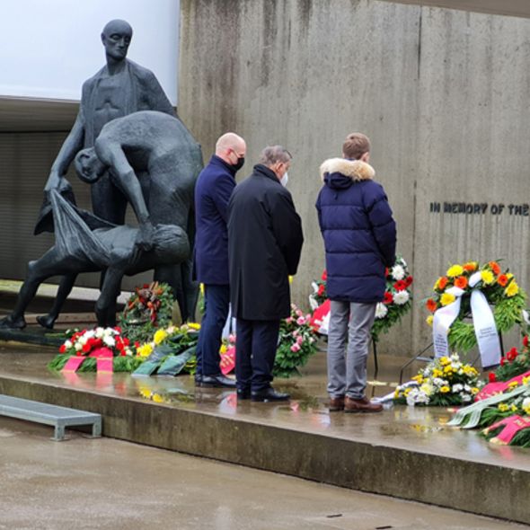 Gedenkveranstaltung für die Opfer des nationalsozialistischen Völkermordes an den Sinti und Roma Gedenkveranstaltung für die Opfer des nationalsozialistischen Völkermordes an den Sinti und Roma